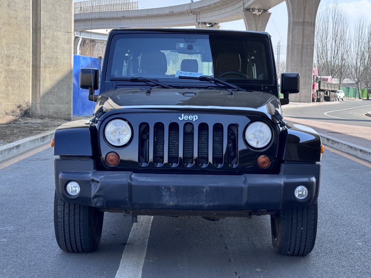 Jeep 牧馬人  2014款 3.6L 龍騰典藏版圖片