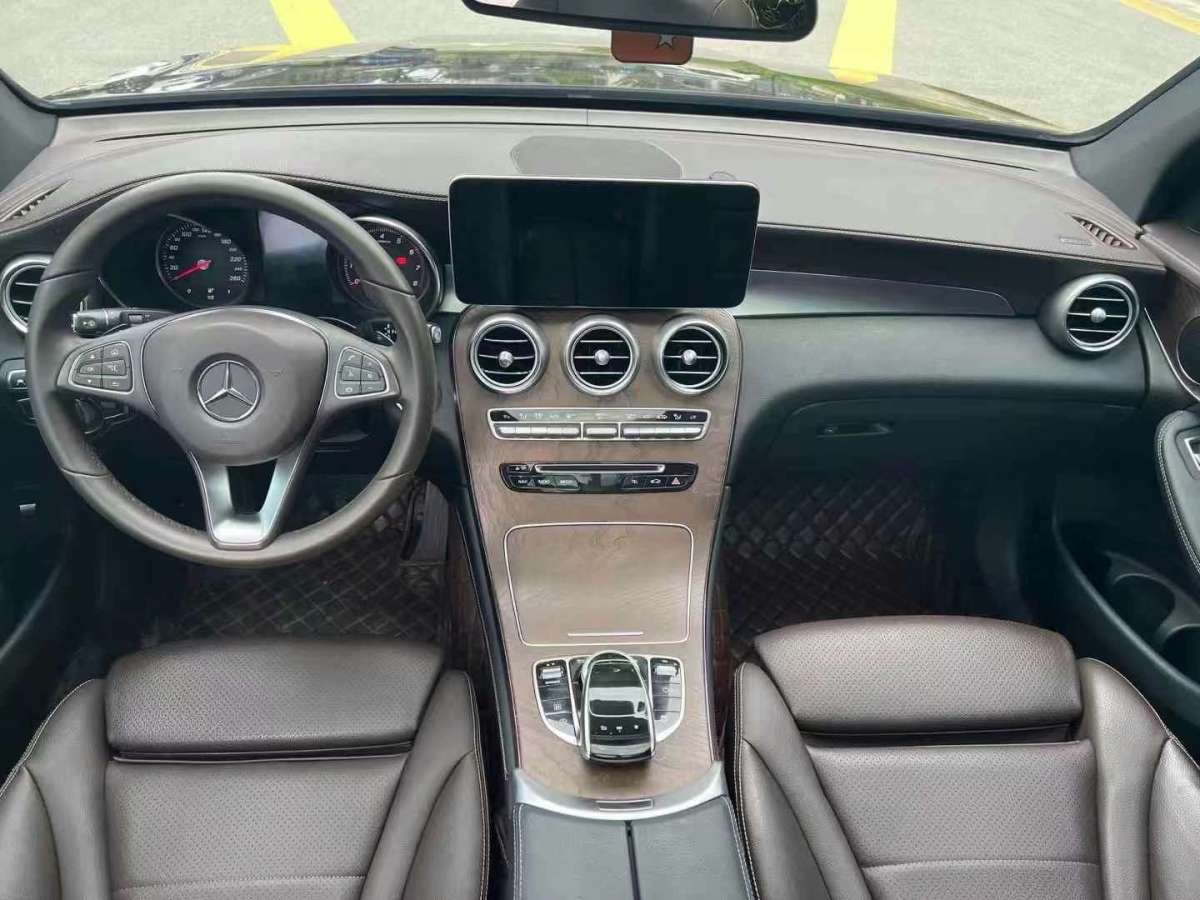 2018年6月奔馳 奔馳GLC  2018款 GLC 300 4MATIC 豪華型