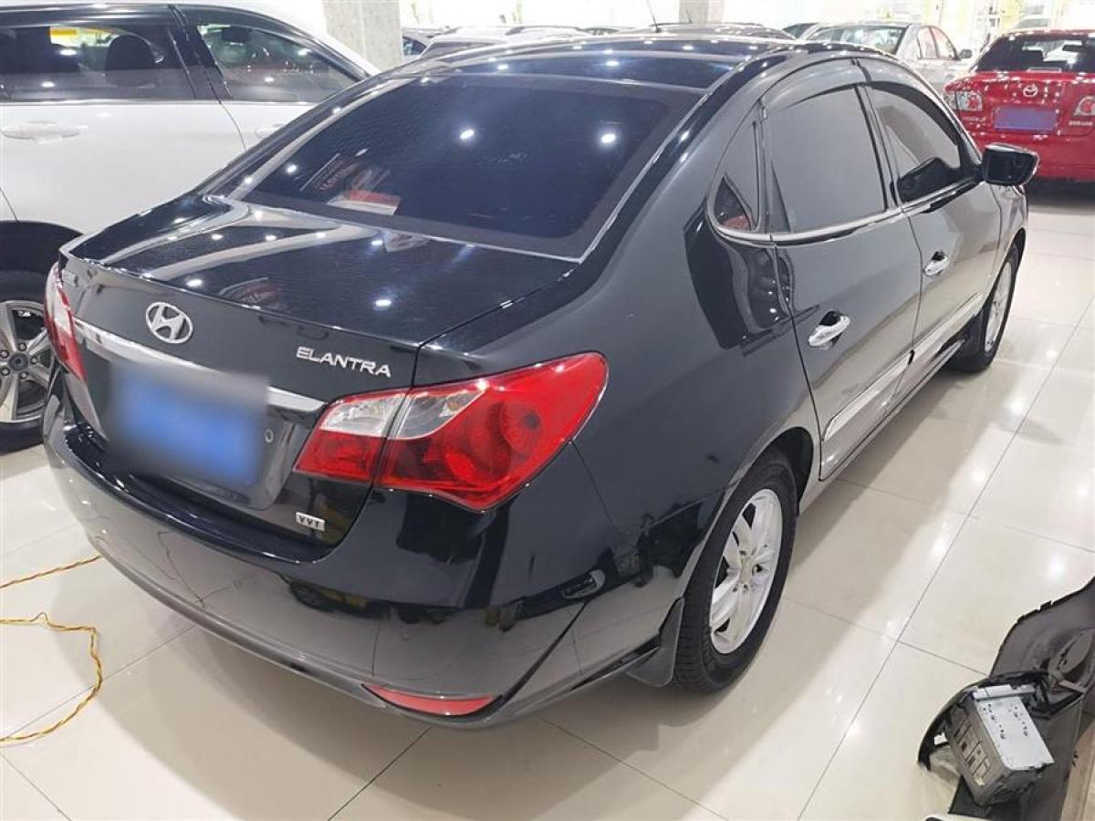 現(xiàn)代 悅動  2011款 1.6L 自動豪華型圖片