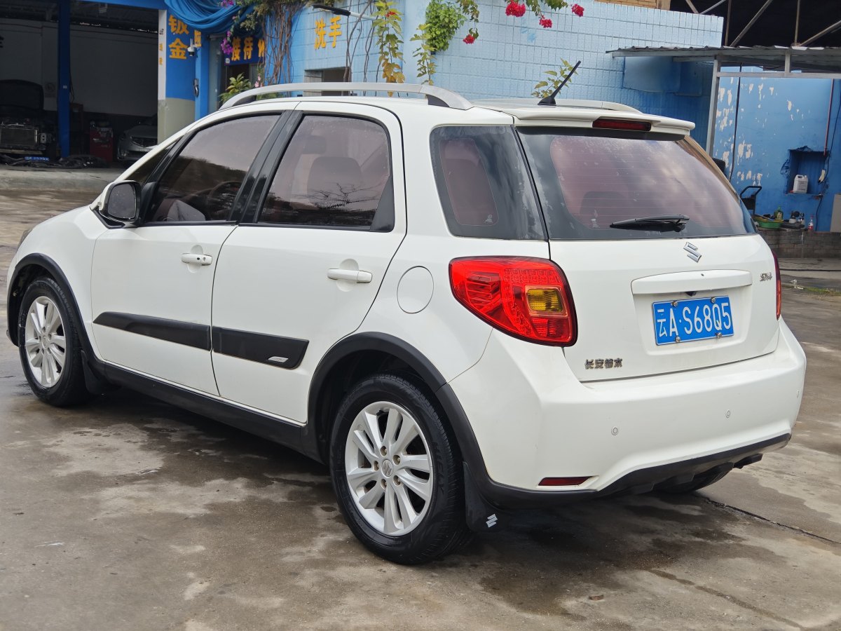 鈴木 天語(yǔ)  2013款 SX4 1.6L 酷銳靈動(dòng)型圖片