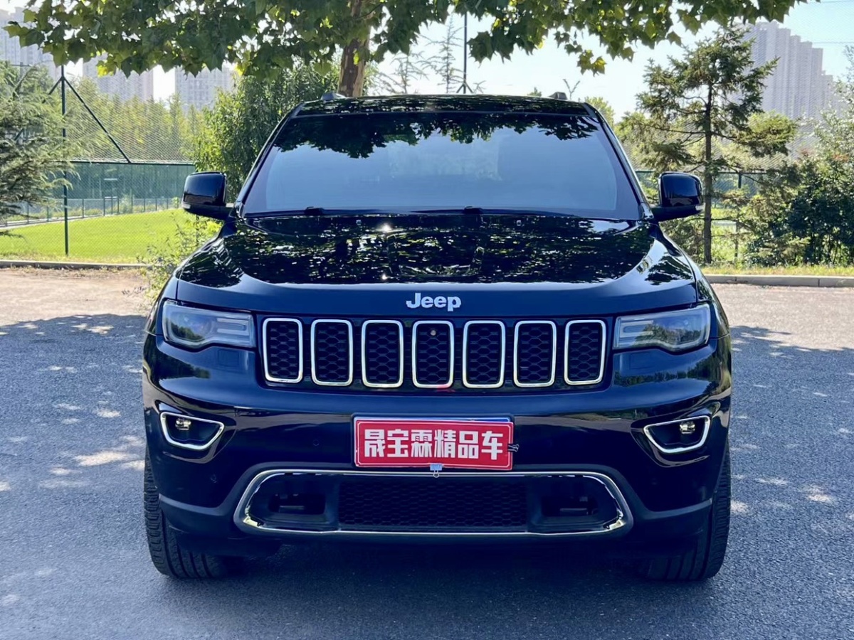 Jeep 大切諾基  2020款 3.0L 專業(yè)導(dǎo)航版圖片