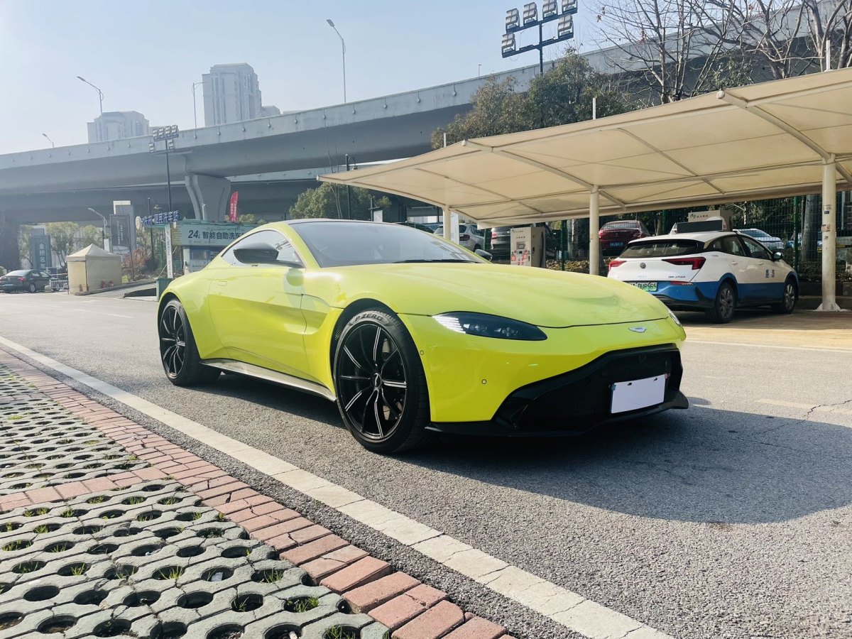 2020年7月阿斯顿·马丁 V8 Vantage  2022款 4.0T V8 Coupe