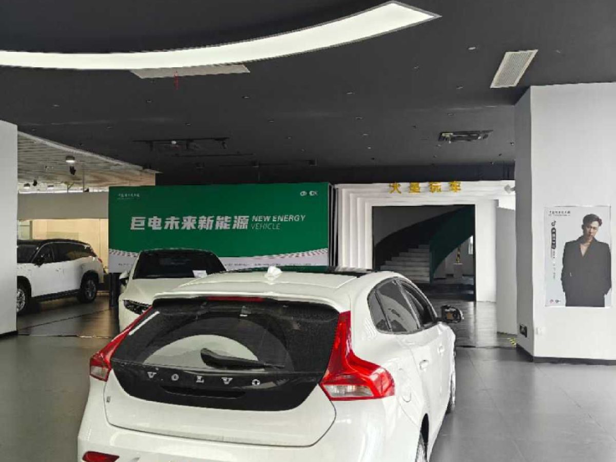 沃爾沃 V40  2019款 Cross Country T3 智雅版圖片