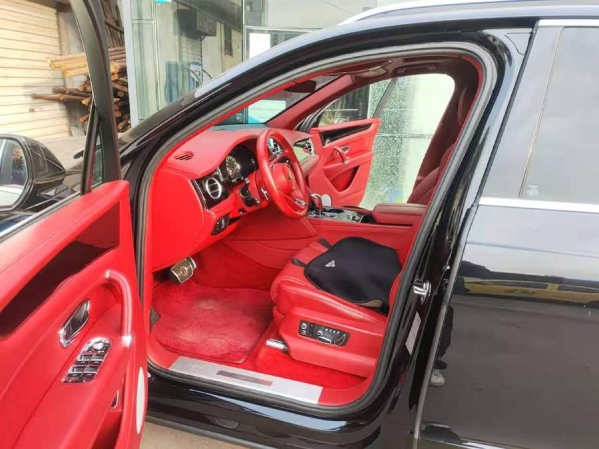賓利 添越PHEV  2019款  3.0T PHEV圖片