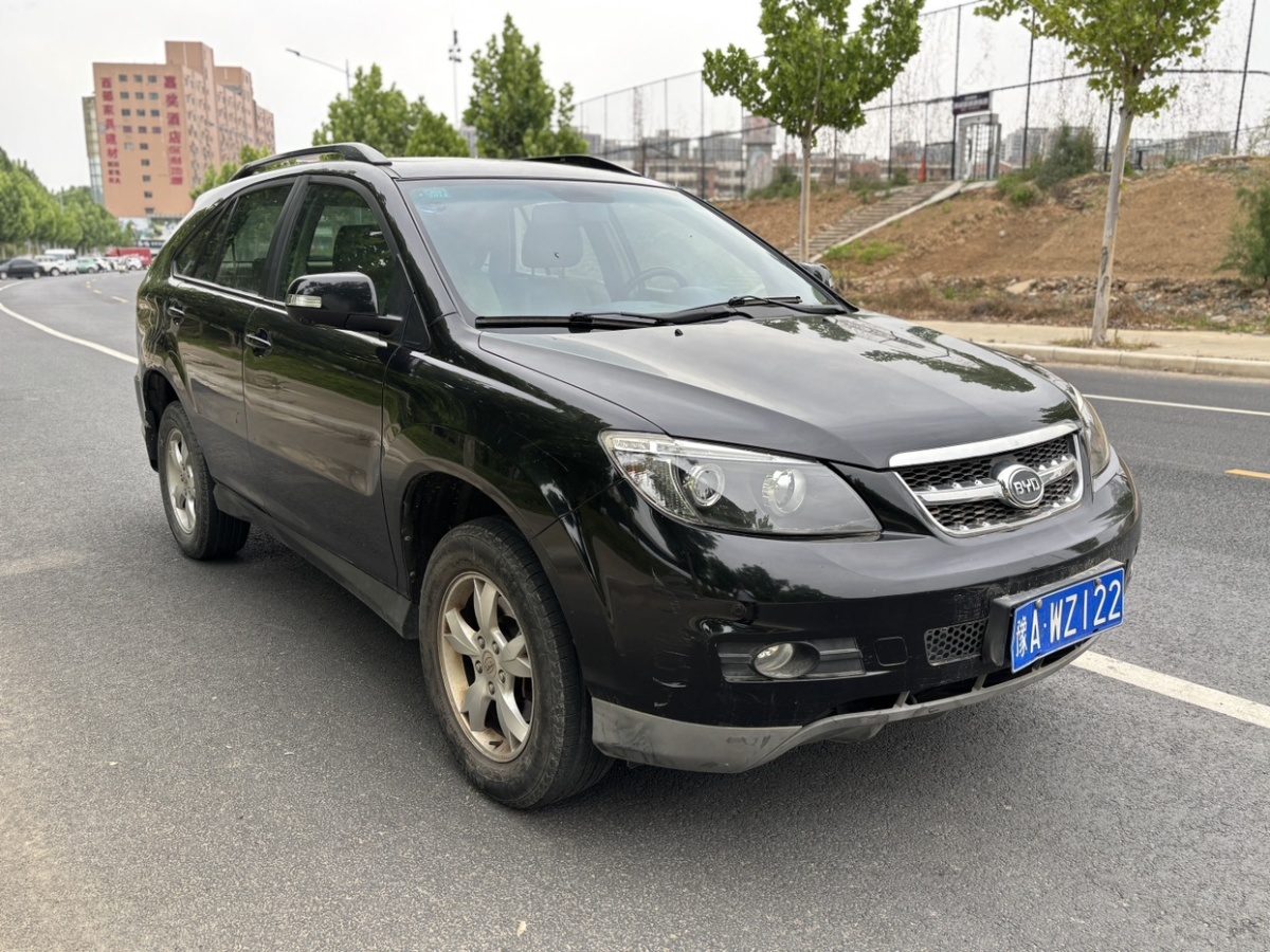 比亞迪 S6  2013款 勁悅版 2.0L 手動(dòng)尊享型 5座圖片