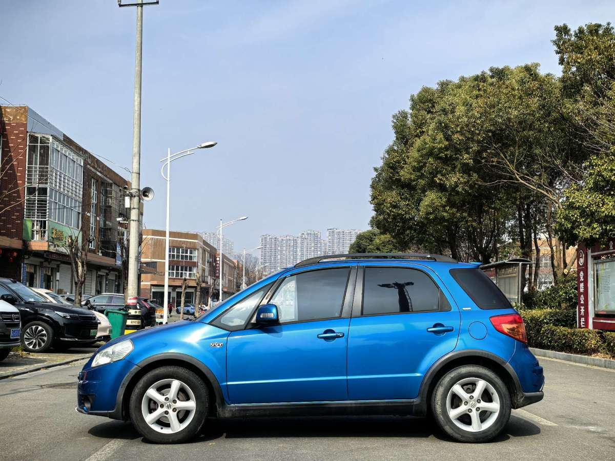 鈴木 天語 SX4  2010款 兩廂 1.6L 手動冠軍限量版圖片