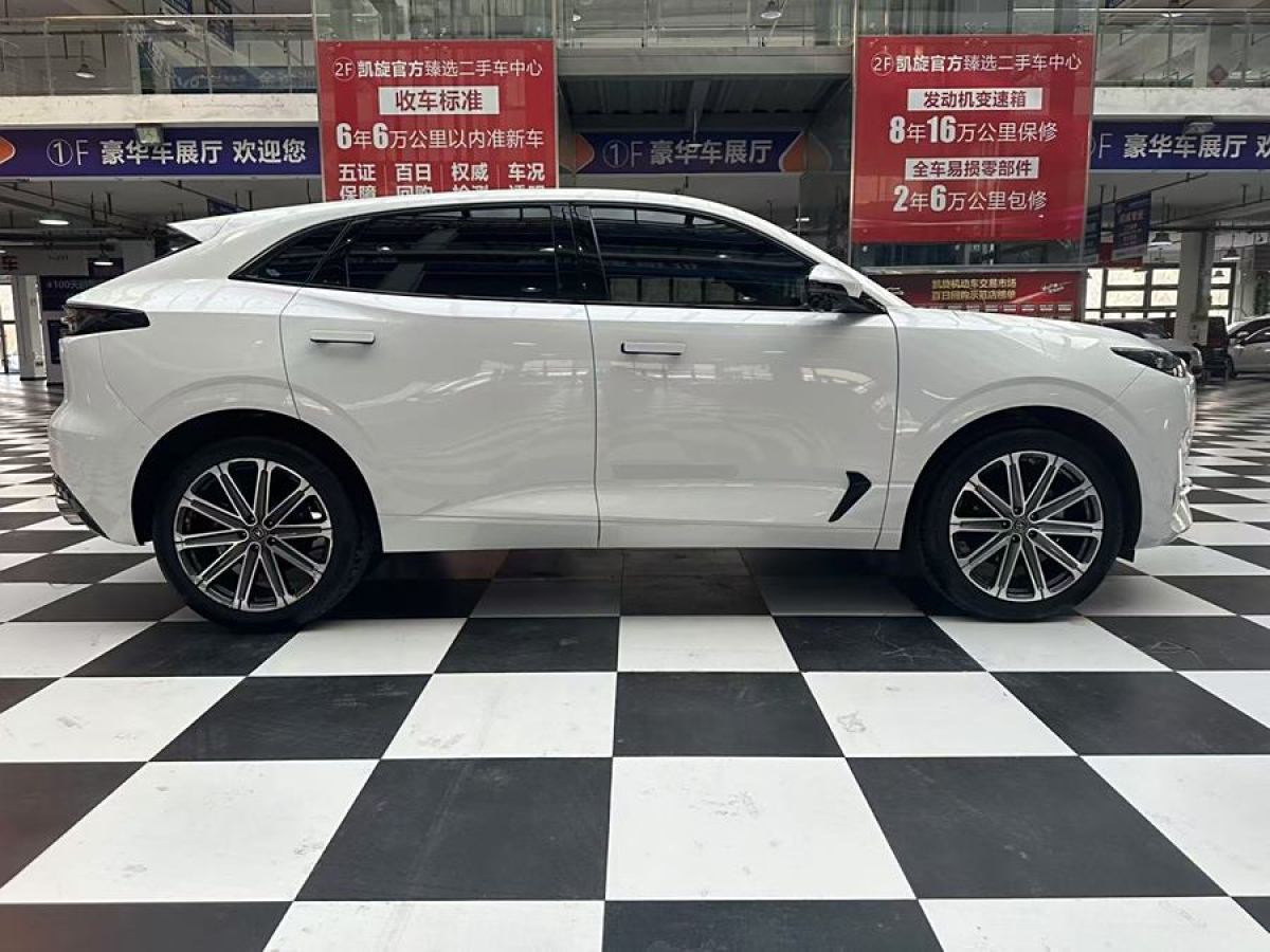 長安 長安UNI-K  2021款 2.0T 全輪驅(qū)動尊貴型圖片