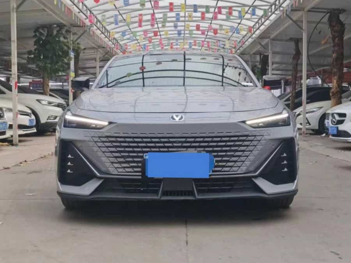 長安 長安UNI-V  2022款 1.5T 尊貴型圖片