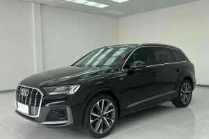 奥迪Q7 奥迪 55 TFSI quattro S line运动型