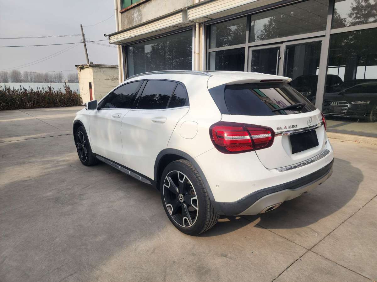 奔馳 奔馳GLA  2017款 GLA 220 4MATIC 時尚型圖片