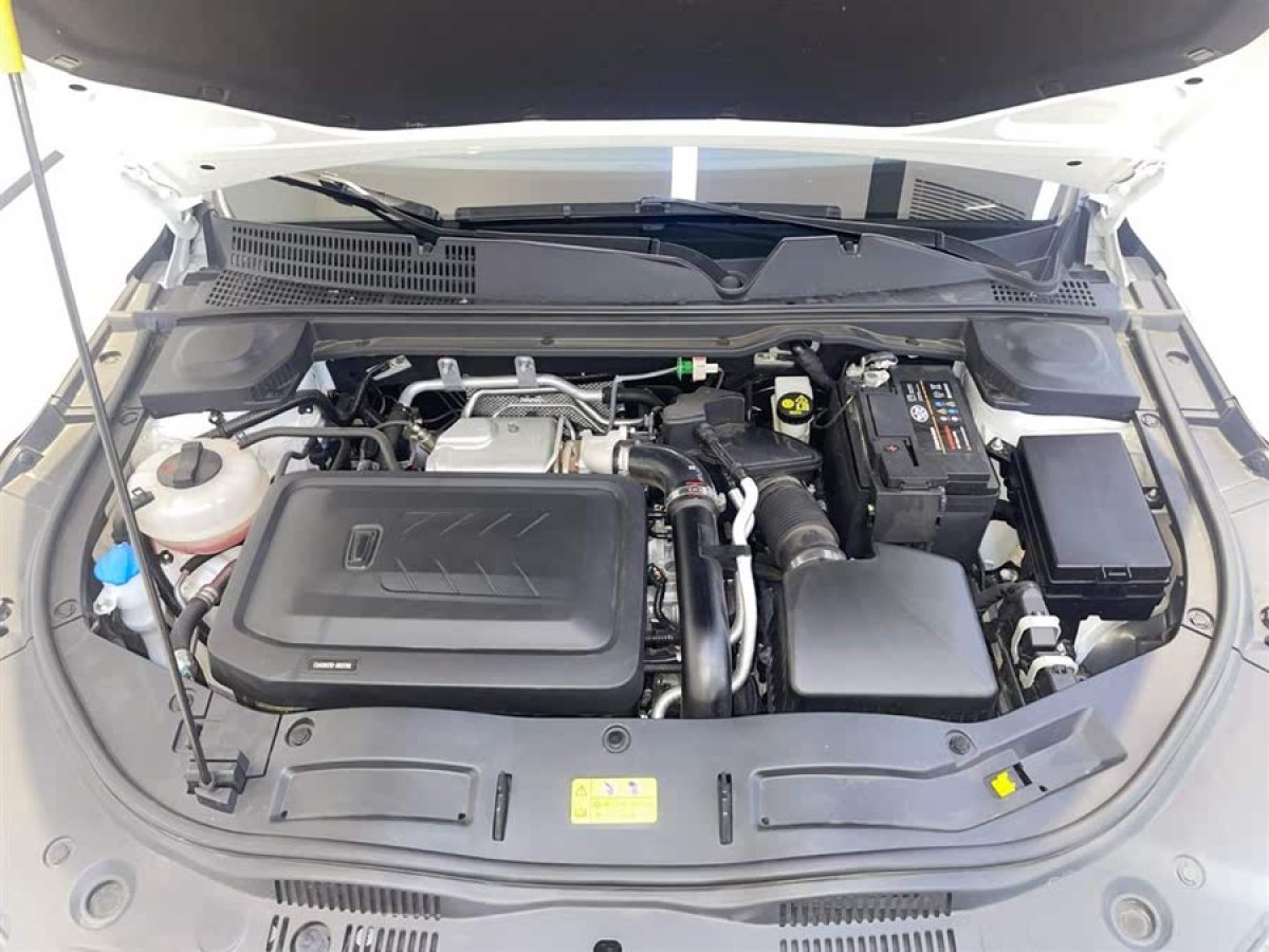 奔騰 B70  2023款 1.5T 自動樂享型70周年紀(jì)念版圖片