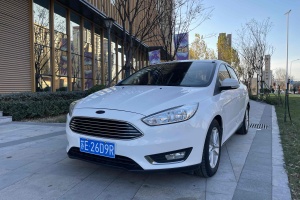 ?？怂?福特 三廂經(jīng)典 EcoBoost 125 自動超能風(fēng)尚型智行版