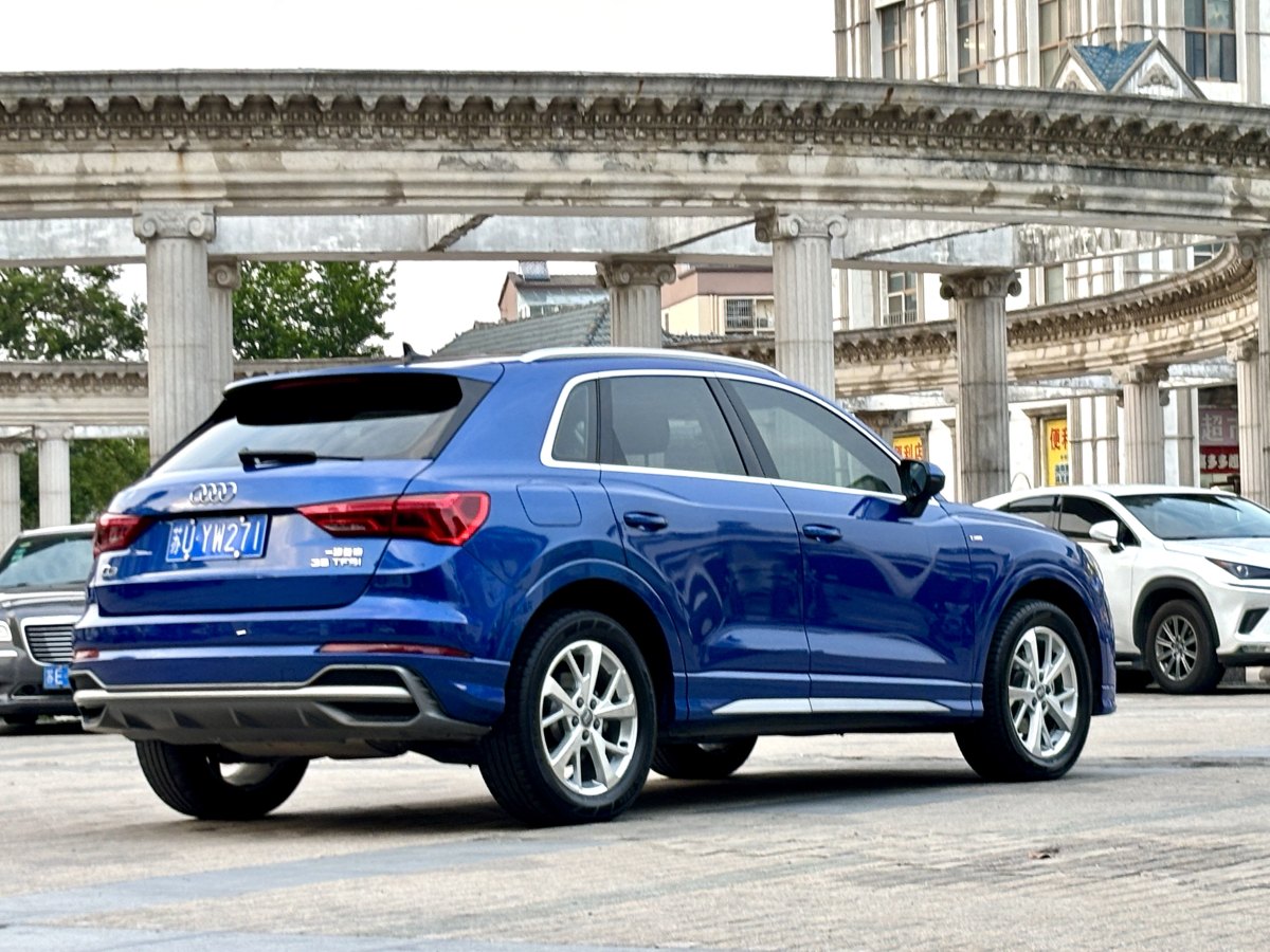 奧迪 奧迪Q3  2024款 35 TFSI 進(jìn)取動感型圖片