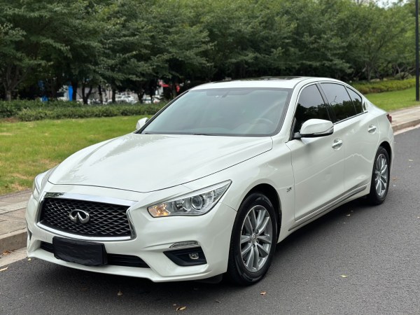 英菲尼迪 Q50L  2018款 2.0T 舒适版