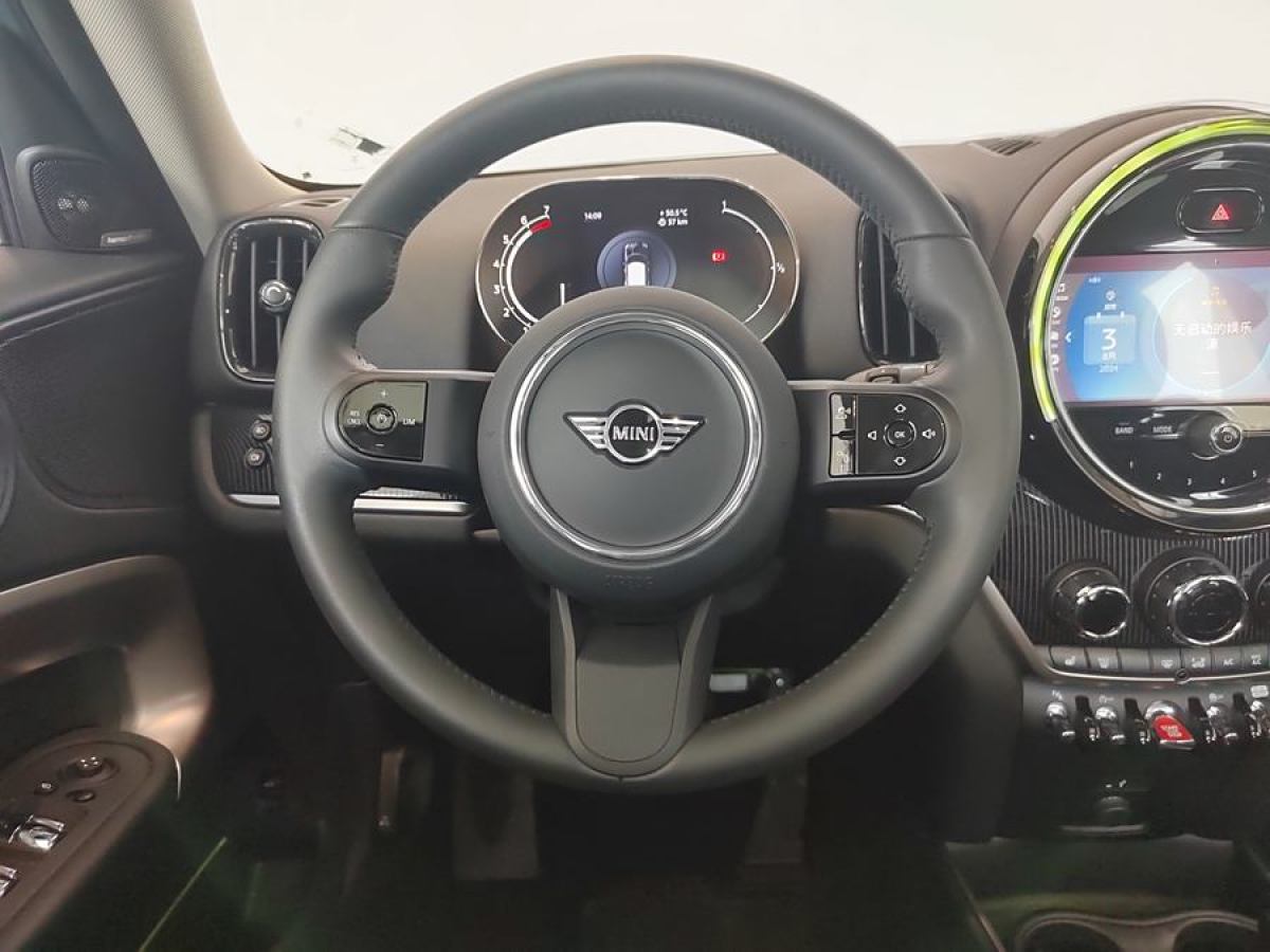 MINI COUNTRYMAN  2023款 1.5T COOPER ALL4 鉴赏家图片