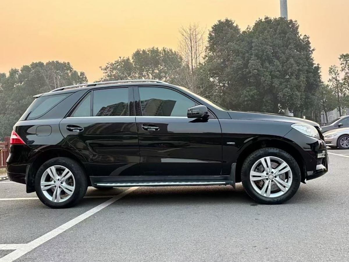 2014年10月奔馳 奔馳M級  2014款 ML 320 4MATIC