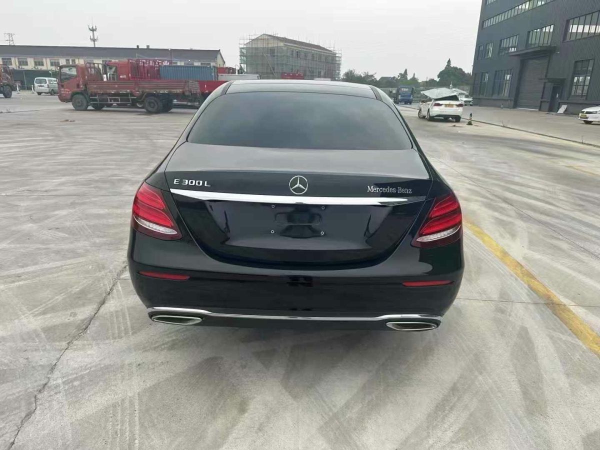 奔馳 奔馳E級(jí)  2020款 E 300 L 豪華型圖片