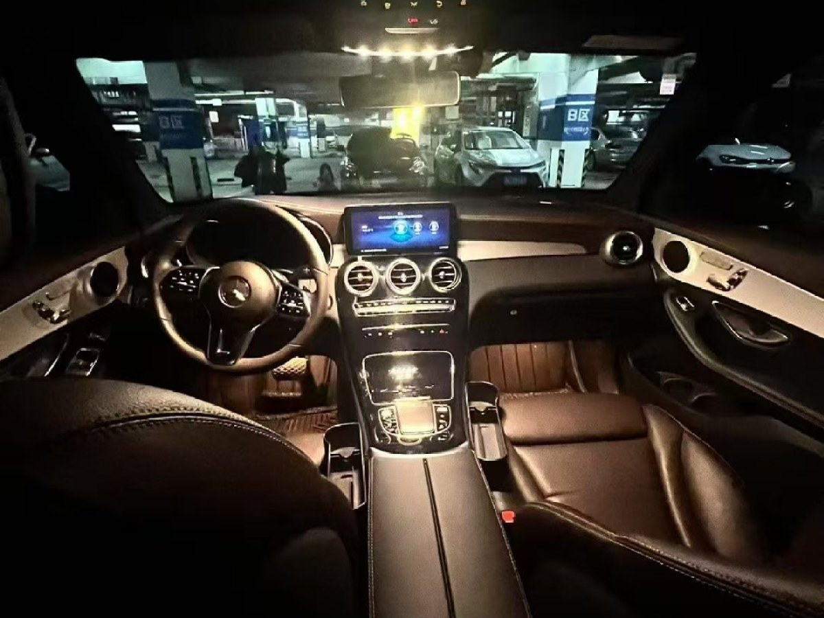 奔馳 奔馳GLC  2018款 改款 GLC 260 4MATIC 動感型圖片