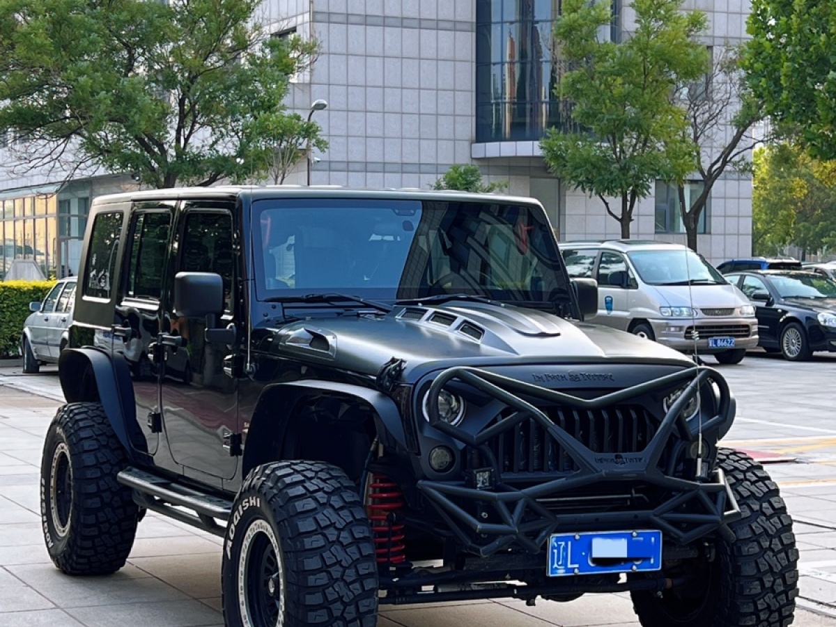 Jeep 牧馬人  2008款 3.8L Sahara 四門版圖片