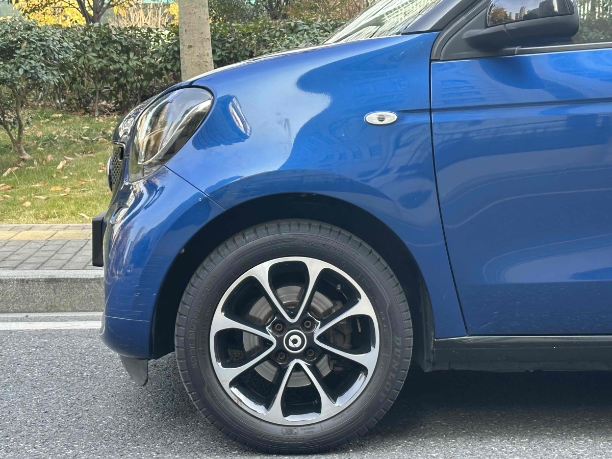 smart forfour  2016款 1.0L 52千瓦激情版圖片