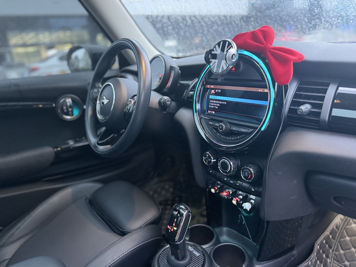 MINI COUNTRYMAN  2018款 1.5T COOPER 經(jīng)典派圖片