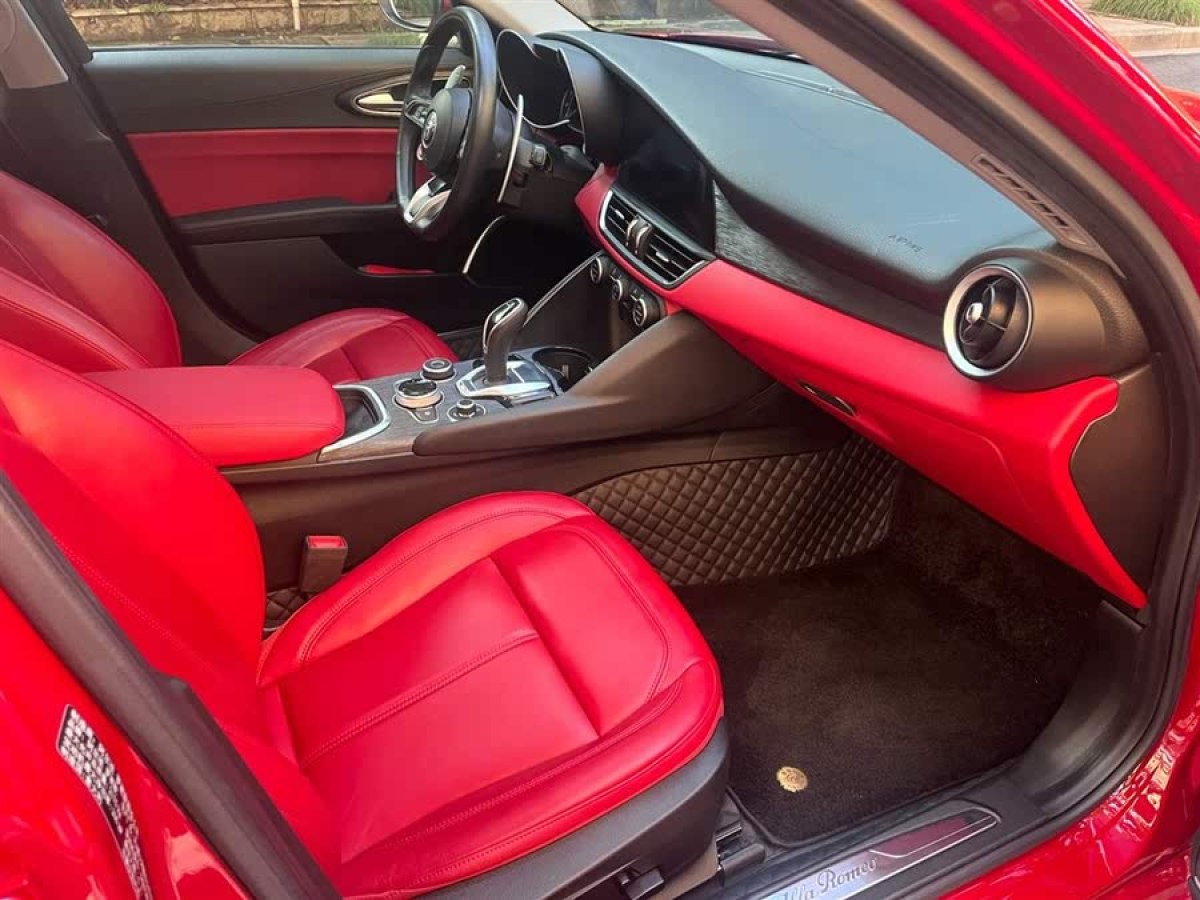 阿爾法·羅密歐 Giulia  2020款 2.0T 280HP 豪華版圖片