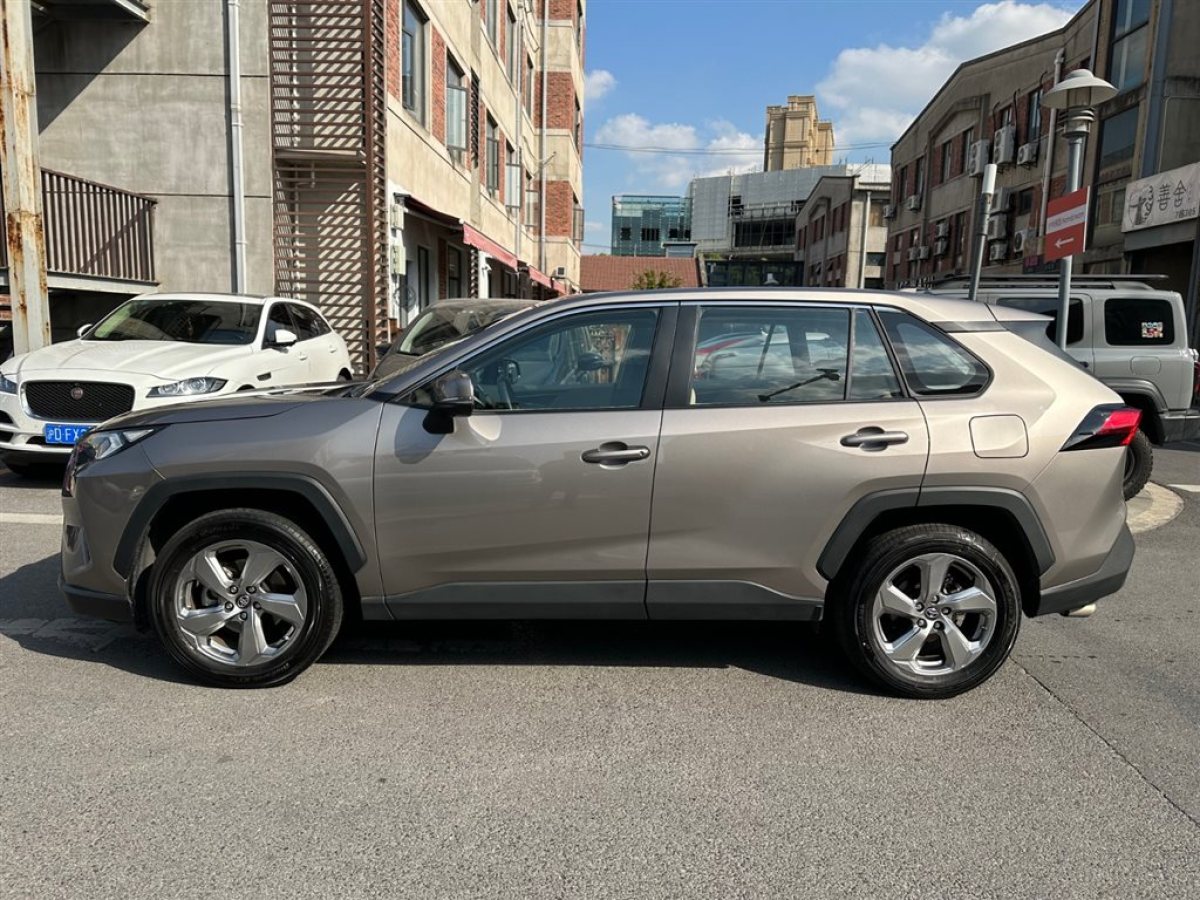 豐田 rav4榮放 2021款 2.0l cvt四驅風尚plus版圖片