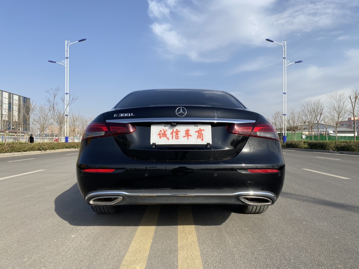 2021奔驰e300l尊贵版图片