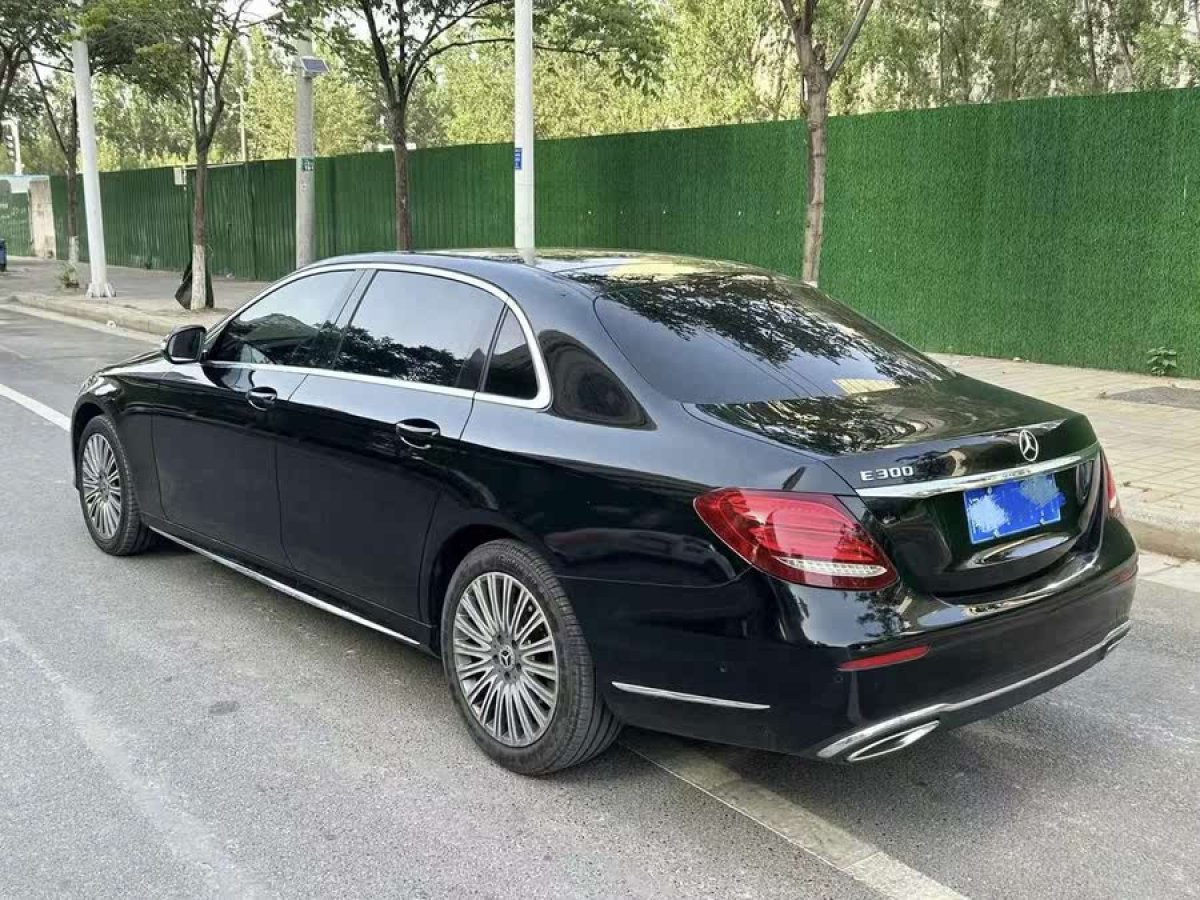 奔馳 奔馳E級(jí)  2019款 改款 E 300 L 豪華型圖片