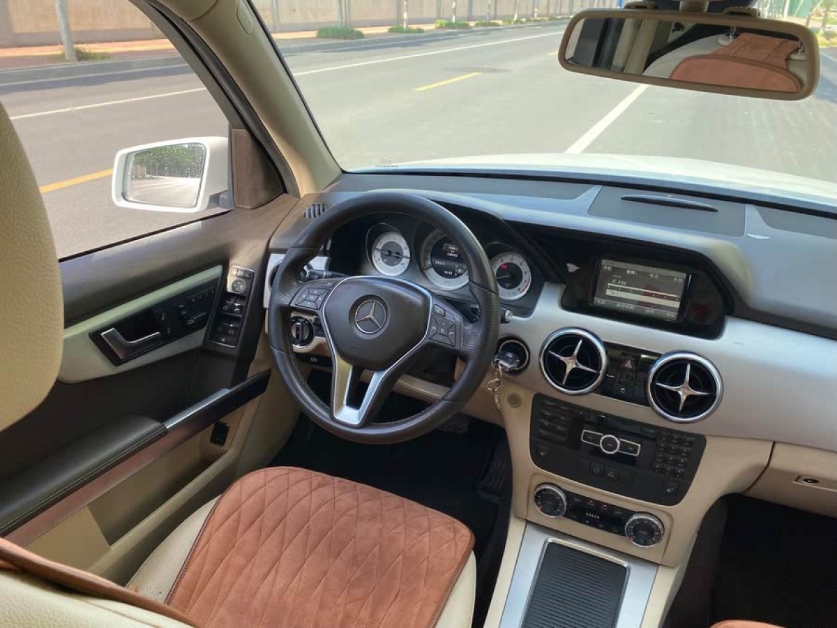 奔馳 奔馳GLK級(jí)  2013款 GLK 300 4MATIC 動(dòng)感天窗型圖片