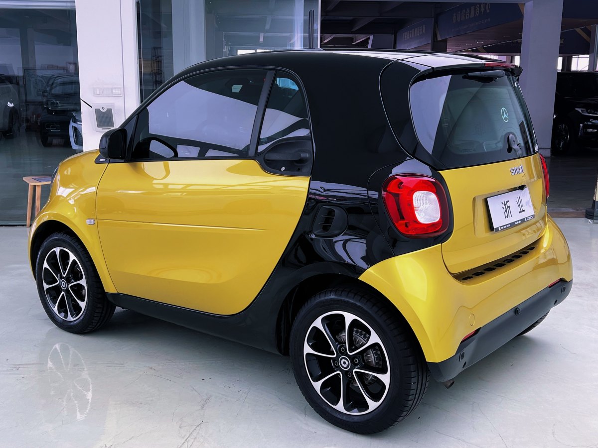 smart fortwo  2011款 1.0 MHD 硬頂激情版圖片