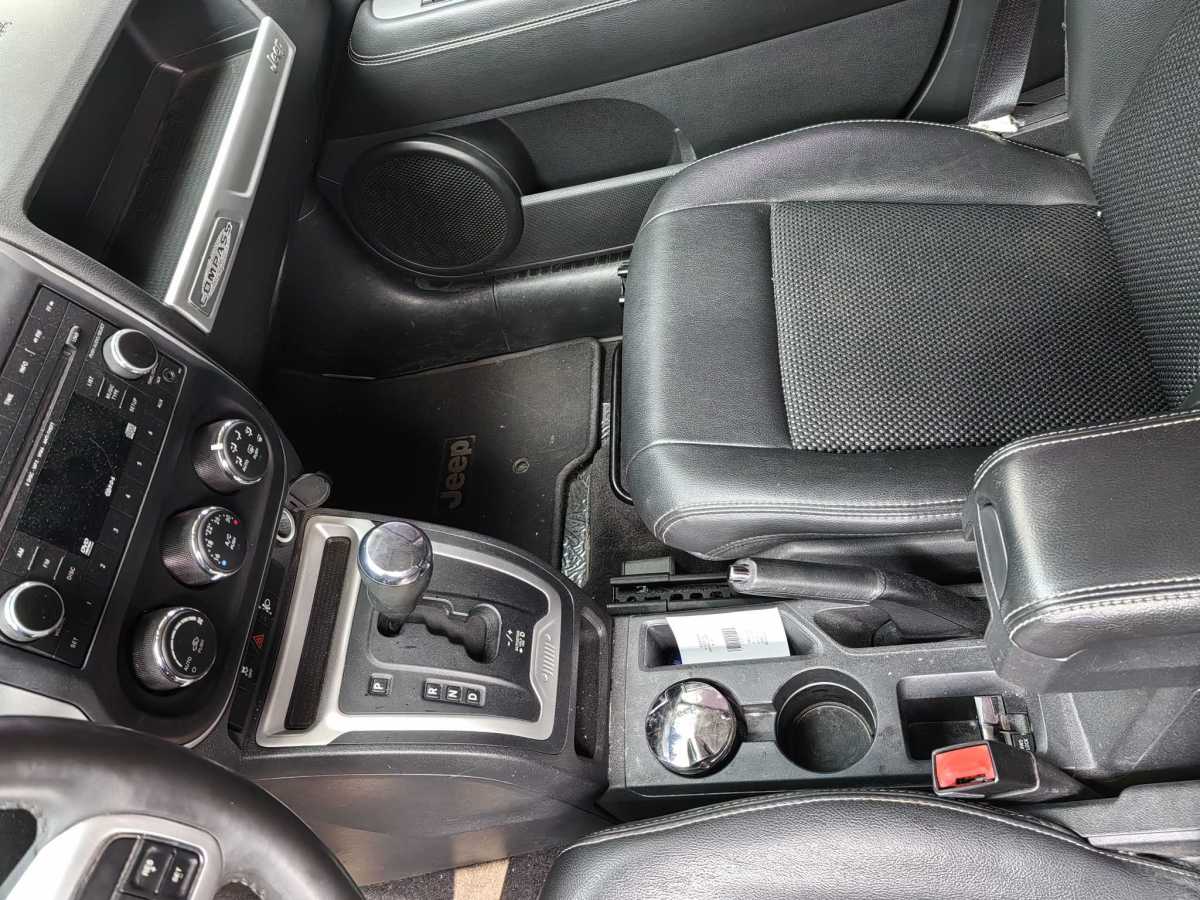 2015年4月Jeep 指南者  2014款 改款 2.4L 四驱舒适版