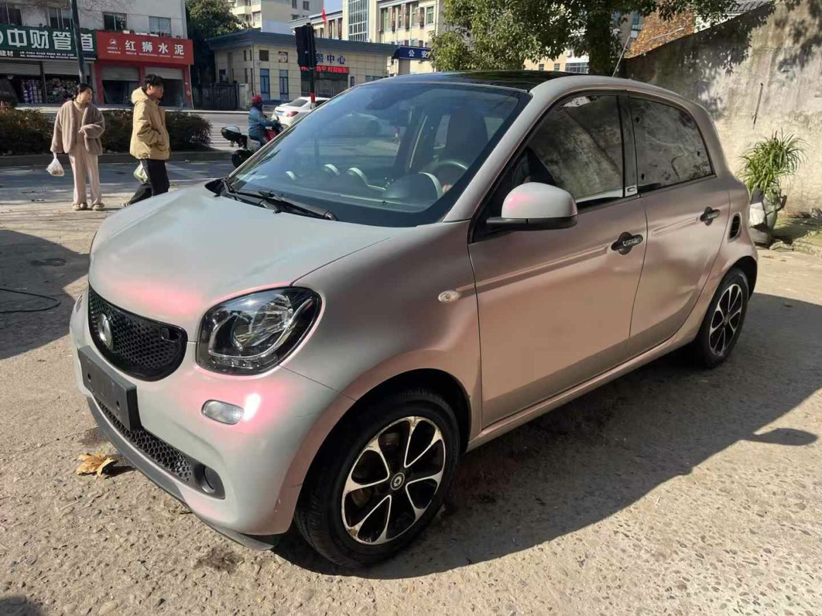 smart forfour  2016款 0.9T 吳亦凡特別版圖片