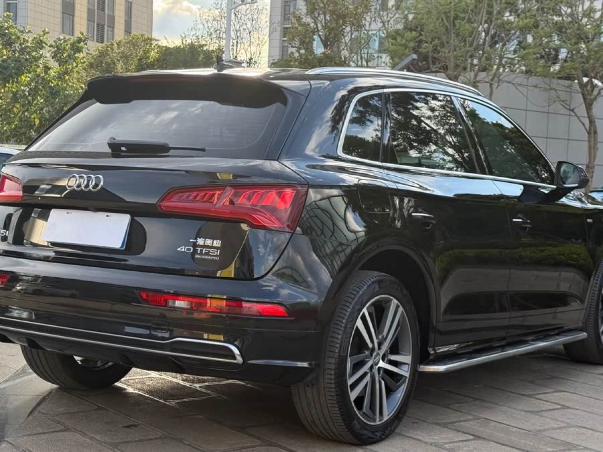 奧迪 奧迪Q5L  2018款  40 TFSI 榮享時(shí)尚型 國(guó)VI圖片