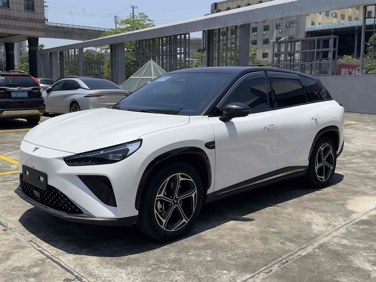 2024年4月哪吒 哪吒L  2024款 增程 220 閃充版