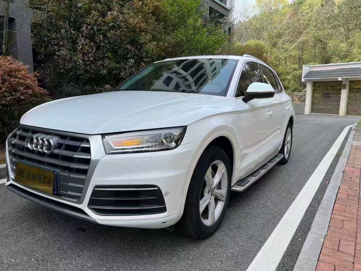 奧迪 奧迪Q3  2019款  35 TFSI 時(shí)尚動(dòng)感型圖片