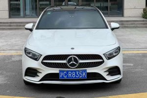 奔馳A級(jí) 奔馳 改款 A 200 L 運(yùn)動(dòng)轎車(chē)時(shí)尚型
