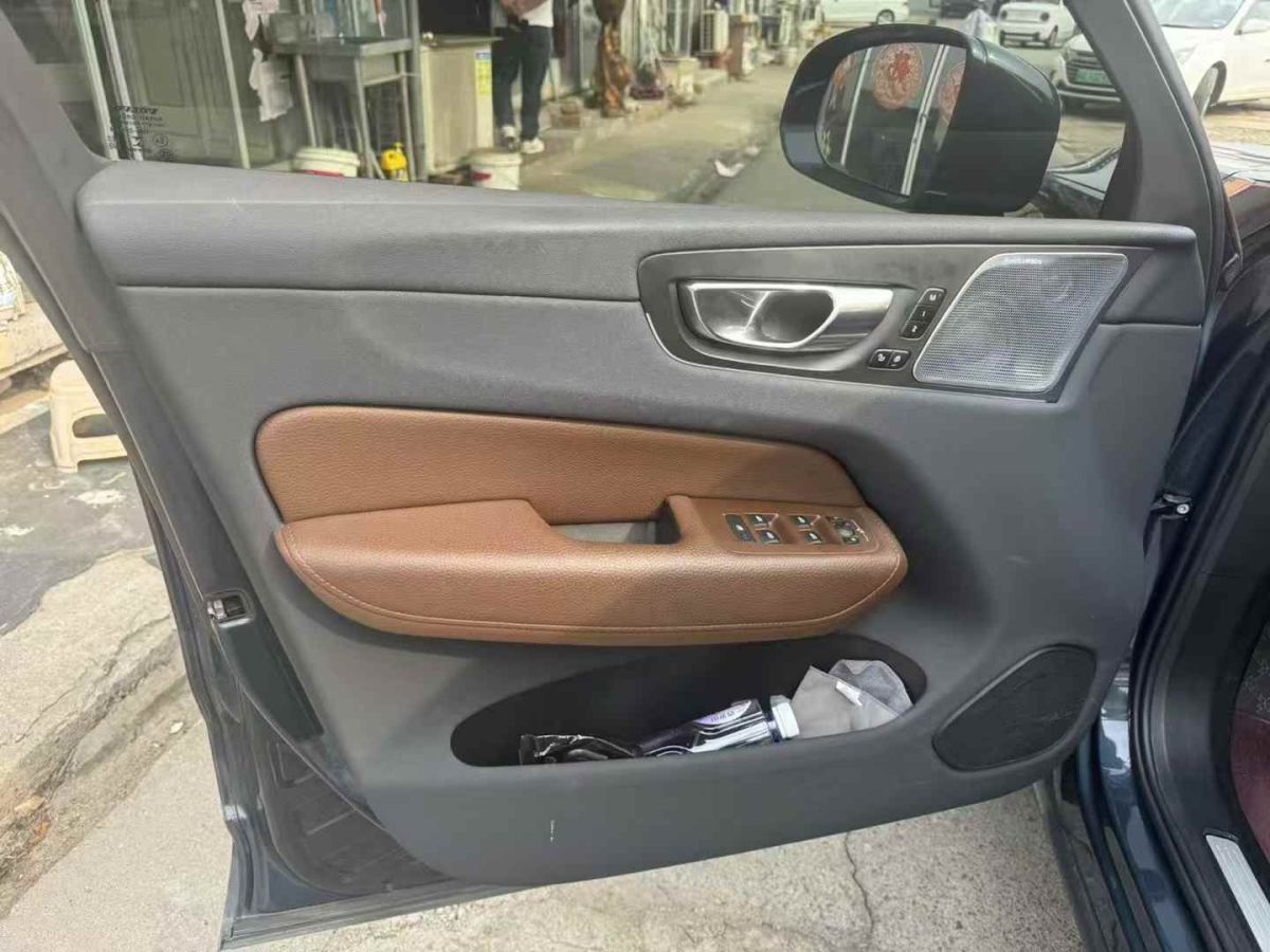 沃爾沃 XC60  2021款 T4 智行豪華版圖片