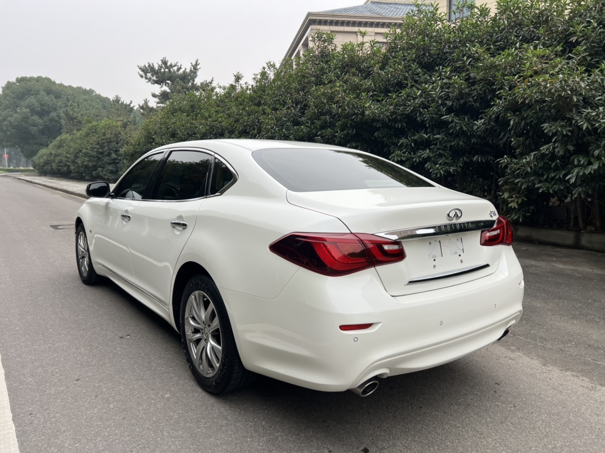 英菲尼迪 Q70  2017款 Q70L 2.5L 精英版圖片