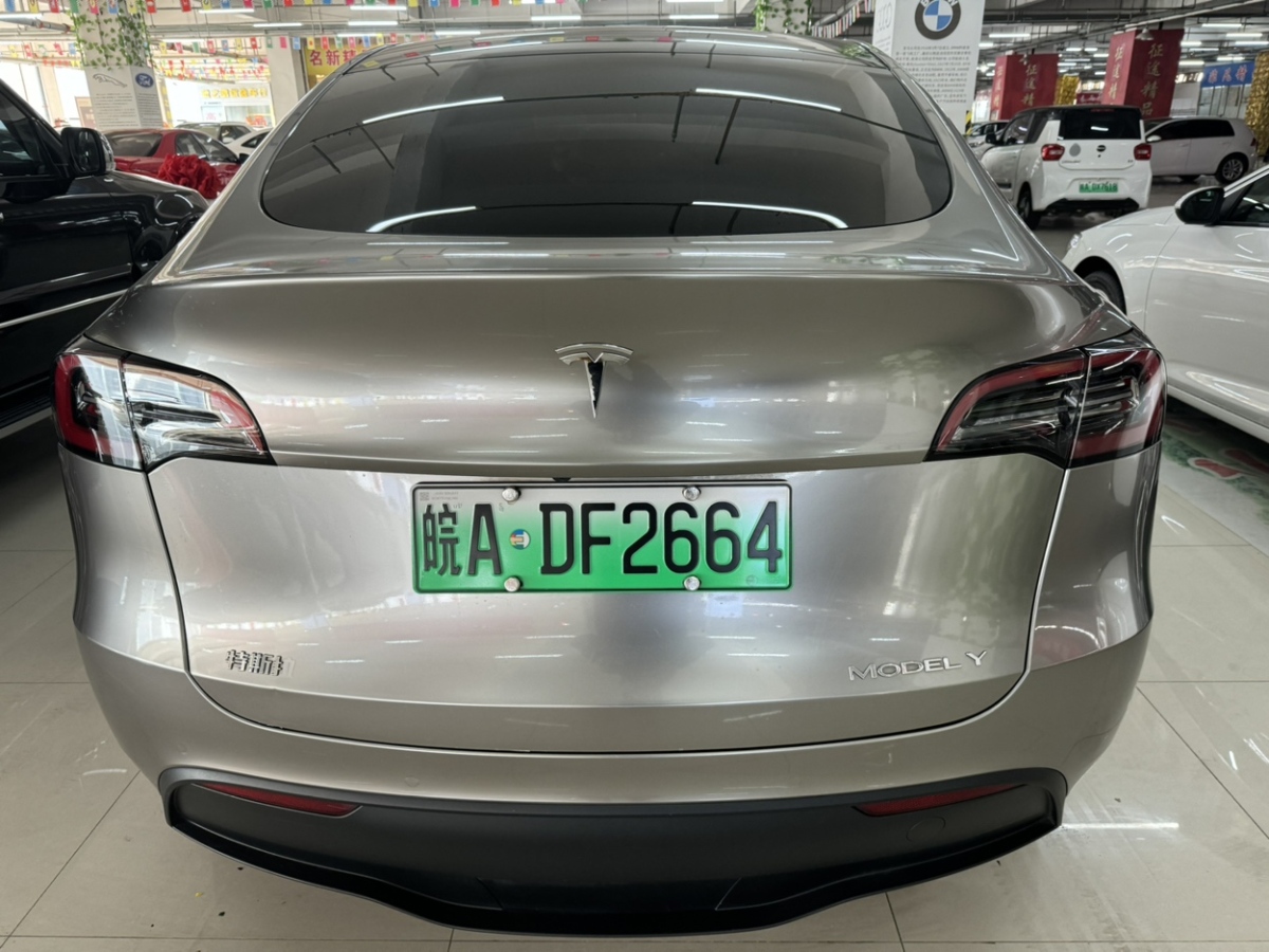 特斯拉 Model 3  2021款 改款 標(biāo)準(zhǔn)續(xù)航后驅(qū)升級版圖片