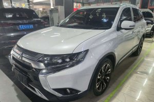 歐藍德 三菱 2.4L 四驅(qū)致享版 5座 國VI