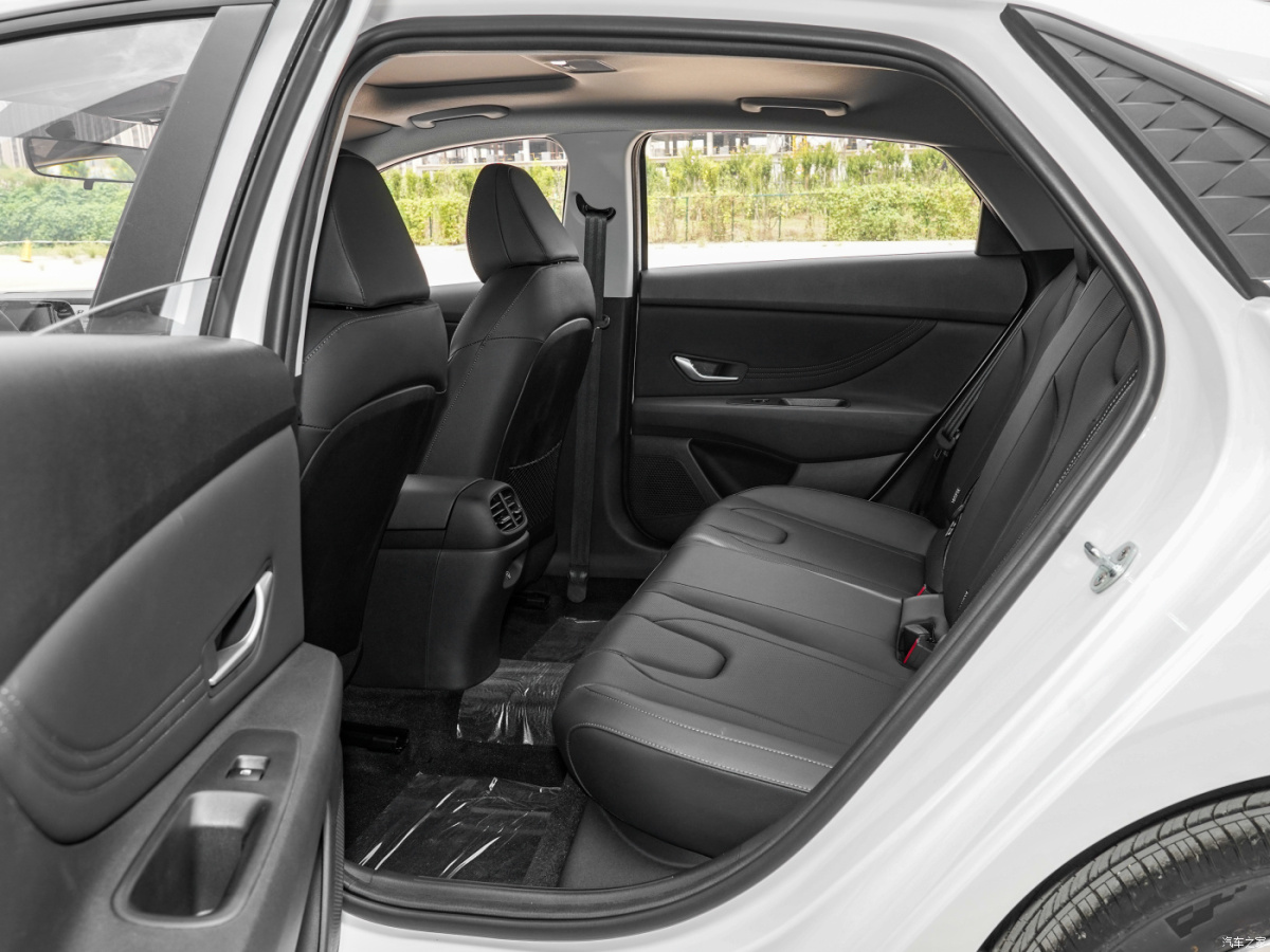 現(xiàn)代 伊蘭特  2023款 1.5L CVT GLX精英版圖片