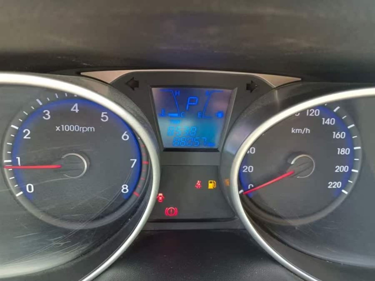 現(xiàn)代 ix35  2015款 2.0L 自動兩驅(qū)舒適型 國V圖片