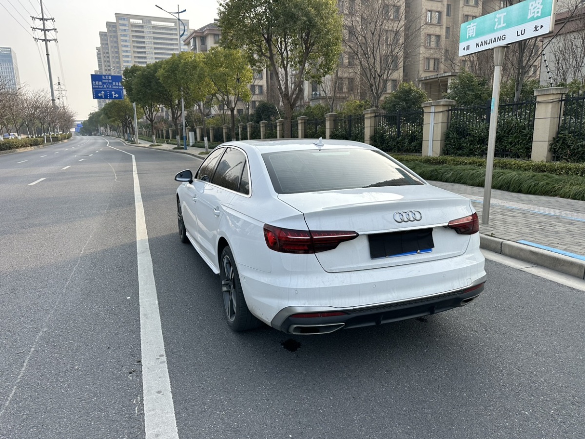 2021年11月奧迪 奧迪A4L  2022款 40 TFSI 豪華動(dòng)感型