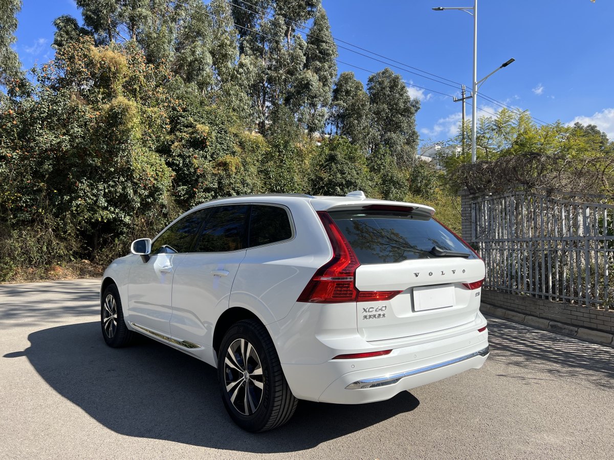 沃爾沃 XC60  2023款 B5 四驅(qū)智逸豪華版圖片