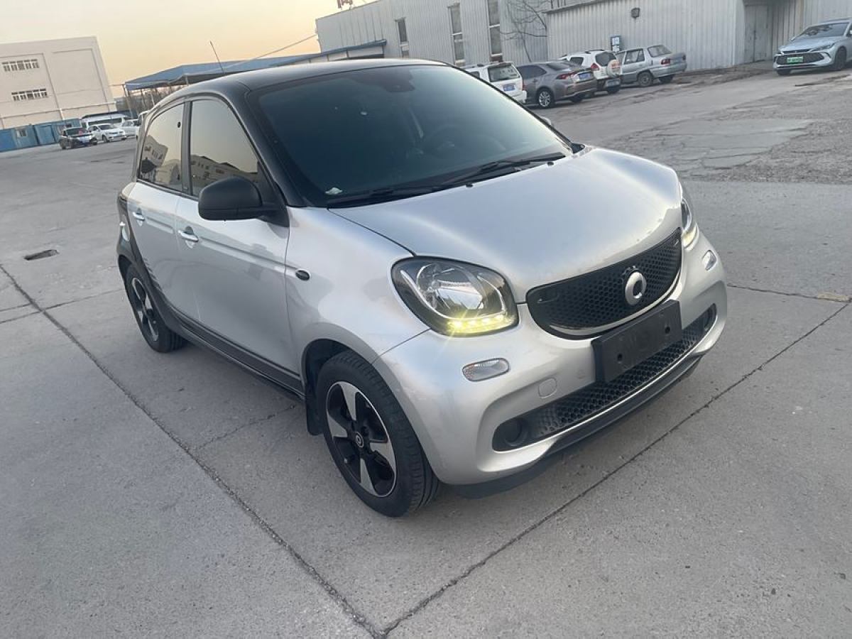 smart forfour  2018款 1.0L 52千瓦激情版圖片