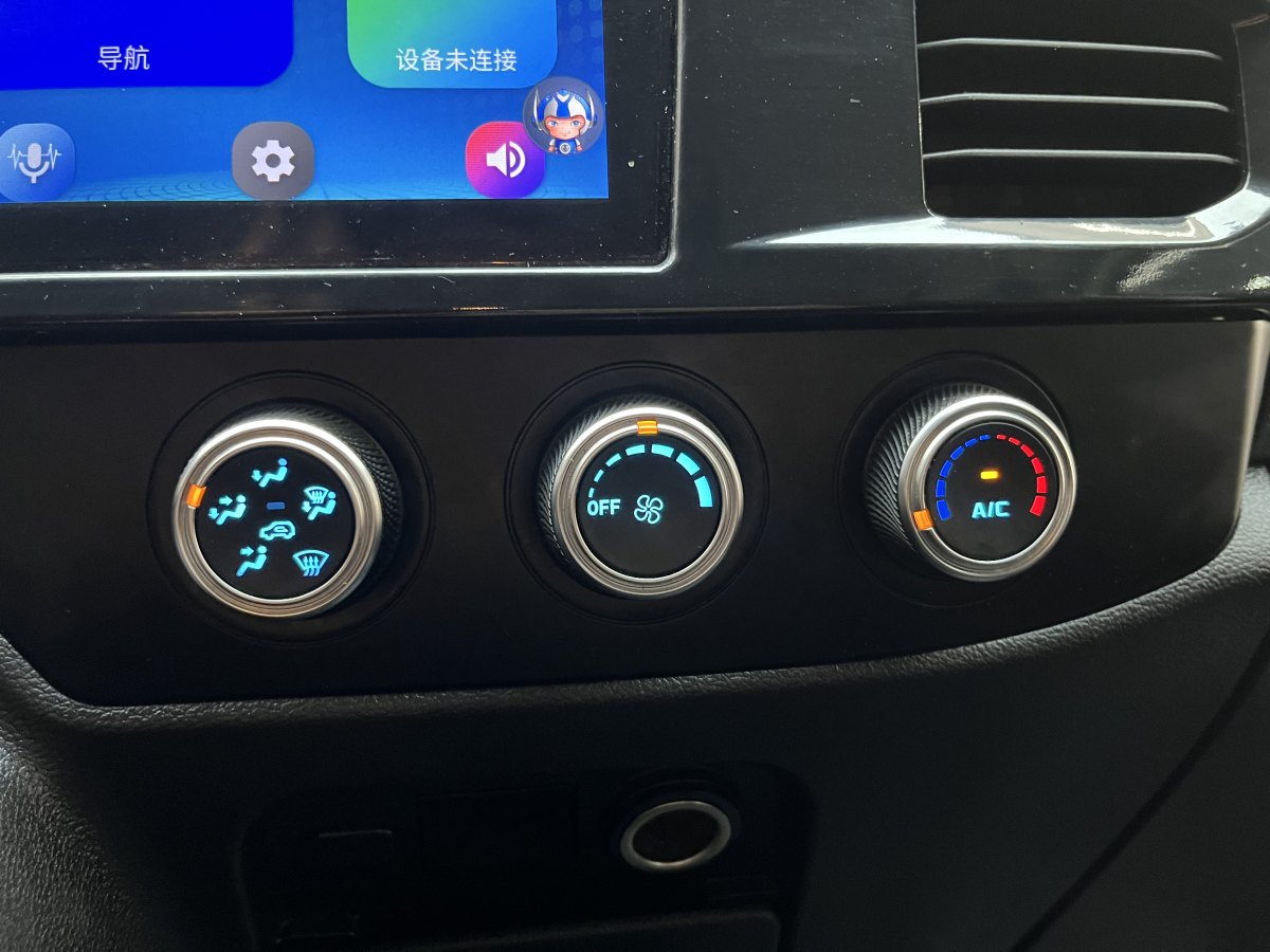 馭勝 江鈴福順  2022款 2.0T柴油多功能乘用車中軸中高頂6-7座JX4D20A6H圖片