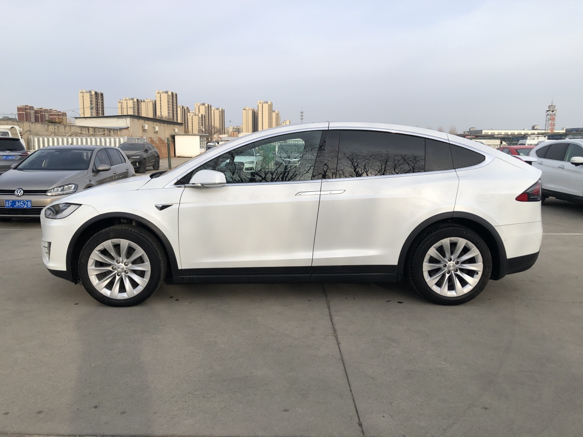 特斯拉 Model X  2016款 Model X 90D圖片