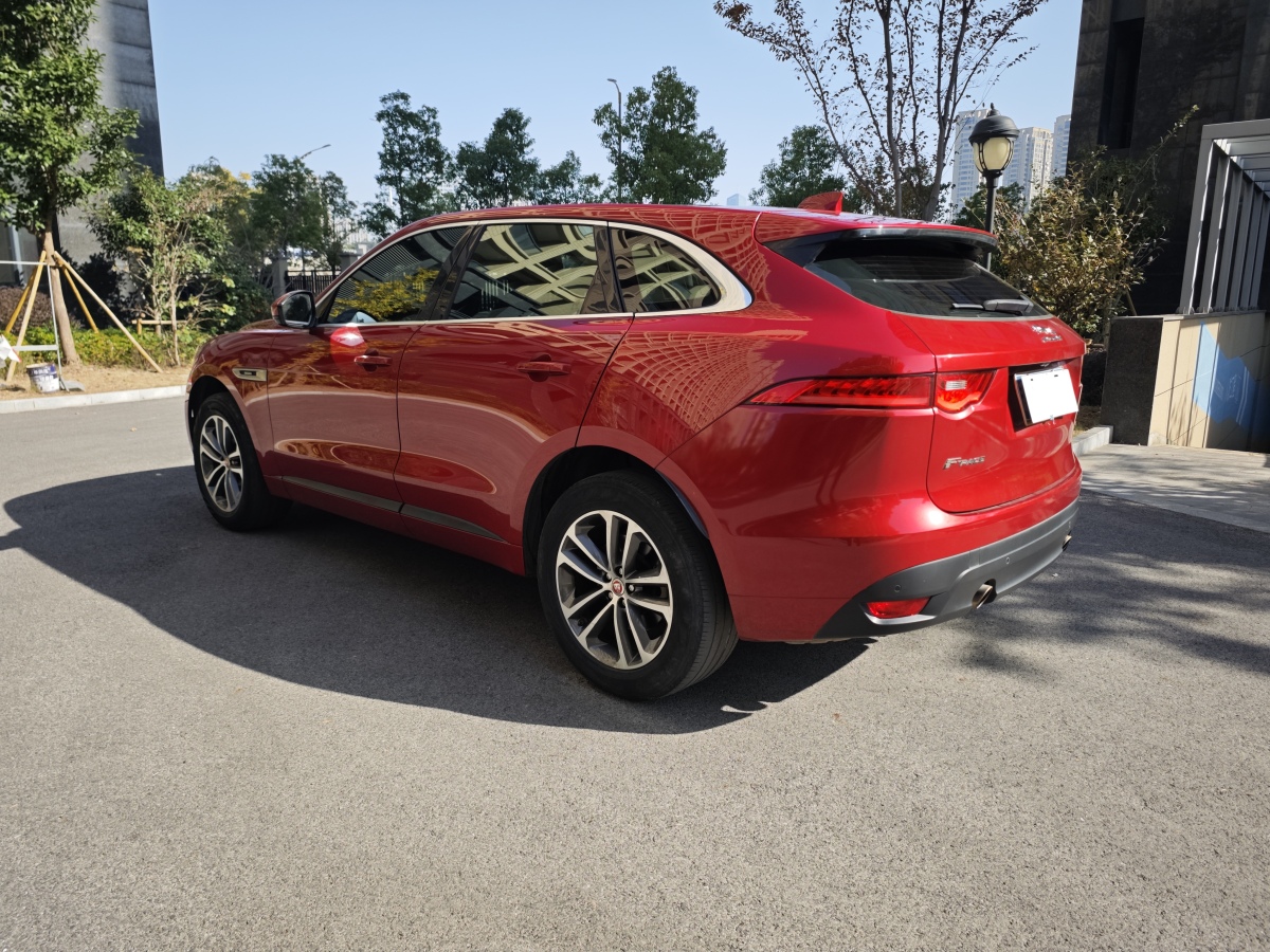 捷豹 F-PACE  2016款 2.0T 兩驅(qū)R-Sport運動版圖片