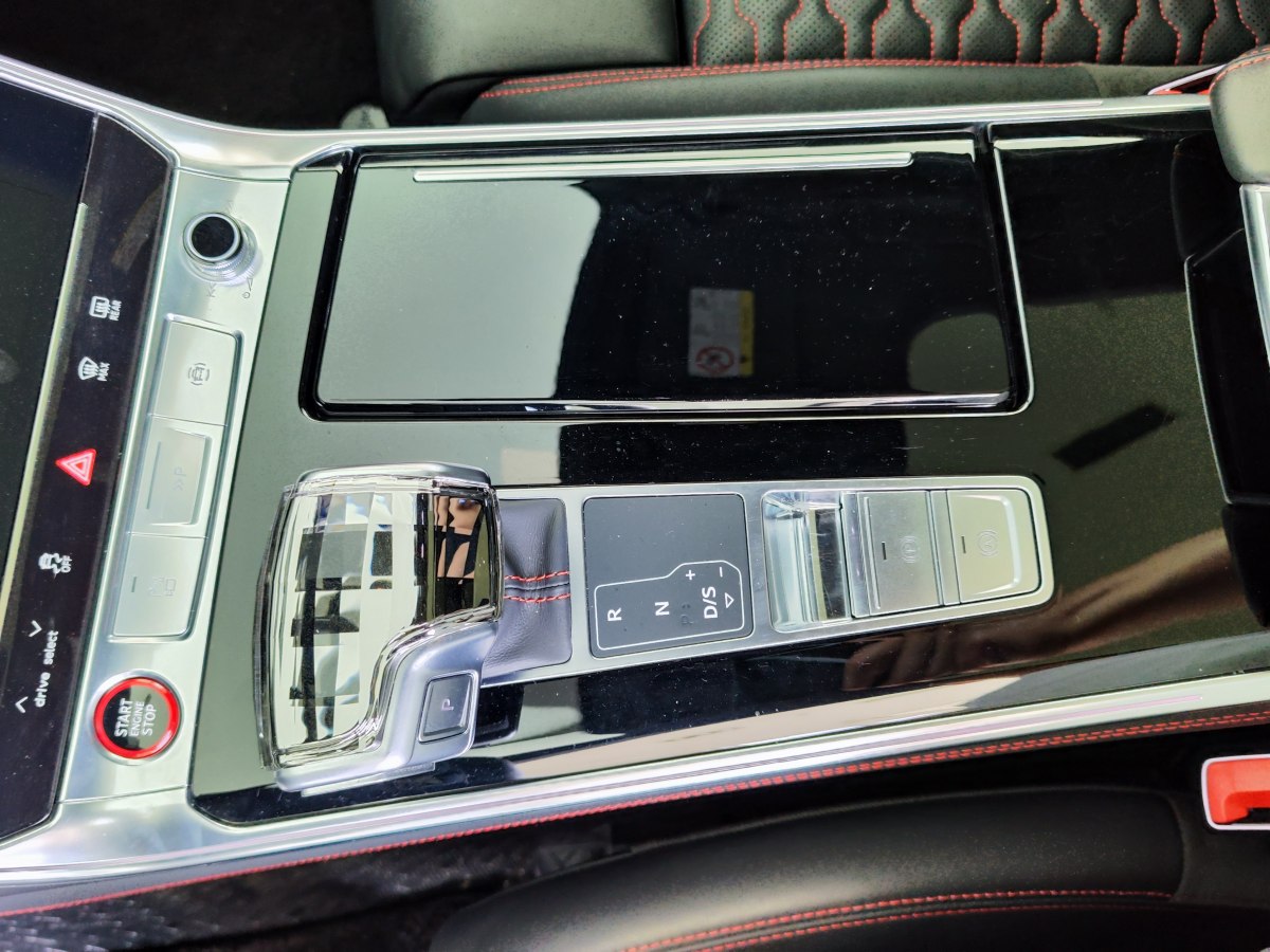 奥迪 奥迪RS 6  2021款 RS 6 4.0T Avant图片